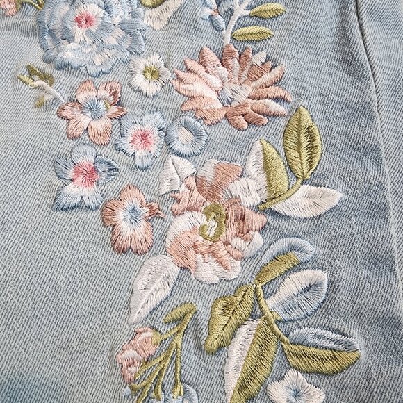 Woman Within Bermuda Shorts w/Embroidered Floral Design, Women's Size 14W - Picture 7 of 16